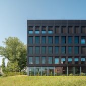 Bauspezialist legt Schippe drauf