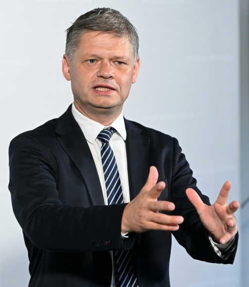 Ich sehe enormes Durcheinander bei den Themen und auch bei den Auskunftspersonen. Das ist ein deutliches Indiz dafür, dass die Opposition bei der parlamentarischen Kontrolle keinen Plan hat - sind wir überhaupt im Untersuchungsgegenstand? Zur Wien Energie könnte ich mir einen U-Ausschuss auf Bundesebene vorstellen. Andreas Hanger, ÖVP