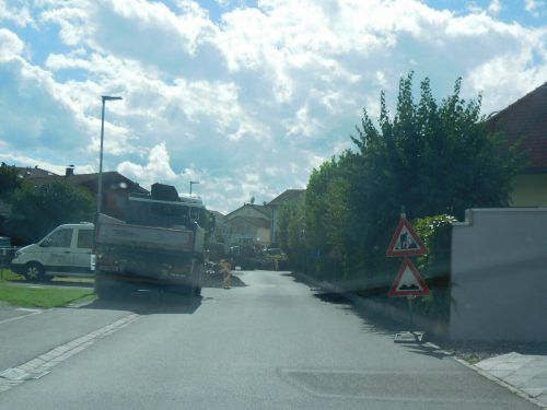 In der Konstanzerstraße werden derzeit Grabungs- und Verlegungsarbeiten durchgeführt. MIMA