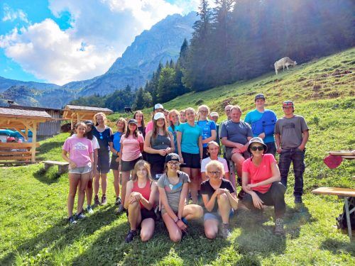 Jugendliche aus norditalienischen Walsergemeinden trafen sich im Kleinwalsertal und gingen der Frage „Was macht das Walserische aus?“ auf den Grund. OJA Kleinwalsertal