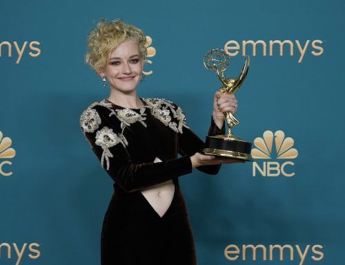 Julia Garner durfte erstmals einen Emmy entgegennehmen. ap