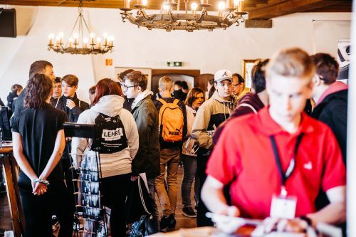 Kommenden Freitag findet in der Schattenburg eine Lehrlingsmesse mit vielen regionalen Unternehmen statt. VN/Sams