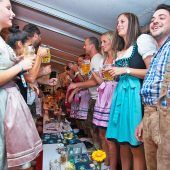 FC Hard bringt das Oktoberfest ins Zelt beim Waldstadion