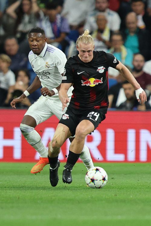 Österreicher-Duell im Bernabeu: Reals David Alaba gegen Xaver Schlager (RB Leipzig). afp