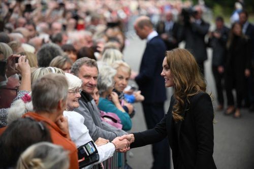 Prinz William und seine Frau Prinzessin Kate nahmen am Donnerstag Beileidsbekundungen der Öffentlichkeit entgegen.  AP, AFP