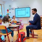 Simon Tschann besucht die Schüler der VS Obdorf und Bings