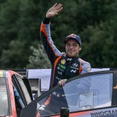 Neuville profitierte vom Ausfall Loebs