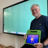 Zwischen der elektrischen und der klassischen Tafel