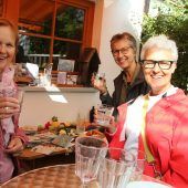 Glaskünstlerin Anna Bertle lud zur Gartenparty mit Unikaten aus Glas