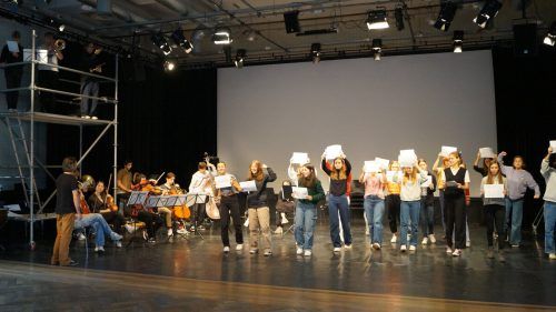 Am Mittwoch feiert das Musical „A Friday in A Future” des Gymnasiums Schillerstraße Premiere. GYS