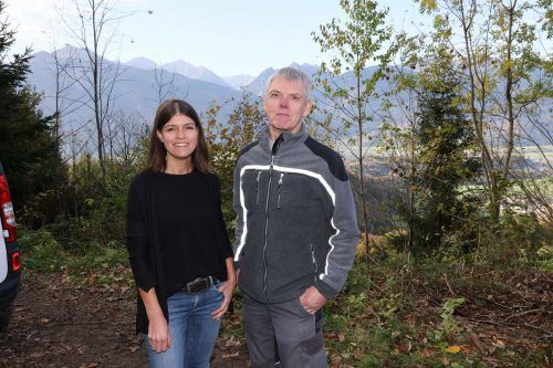 Angela Schnetzer (Gemeinde) und Elektrotechniker Gerold Amann.