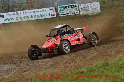 Christian Hartmann überzeugte am Saisonende in Hollabrunn noch mit einer Trainingsbestzeit in seinem Peters Buggy unter den 98 Teilnehmern.  HC/Lehr