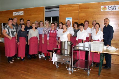 Das bewährte Team des Missionskreises und die Arbeitsgemeinschaft Katholischer Soldaten laden am Sonntag wieder zum „Kartoffeltag“ ins Lochauer Pfarrheim. bms