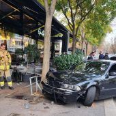 Auto kracht in Grazer Gastgarten: Vorarlbergerin verletzt