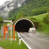 Sperre Maurentobel- und Gortnieltunnel