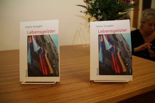 Der Roman „Lebensgeister“ handelt vom Auswandern und Ankommen.
