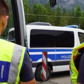 Polizei enttarnt zwei illegale Passagiere