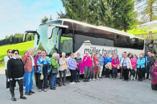 Die Mitglieder des Seniorenbunds unternahmen gemeinsam einen Ausflug in das Tannheimer Tal im Tirol. f.huber