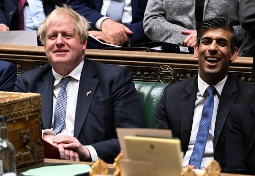 Dieses Bild vom Mai zeigt den früheren Premier Johnson und seinen damaligen Finanzminister Sunak. AFP/Taylor/UK Parliament