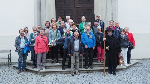 Ein besonderes Erlebnis für 25 Teilnehmer des Seniorenbundes Sulz-Röthis-Viktorsberg war die Führung mit Nachtwächter Harald Pfanner. V. Baur