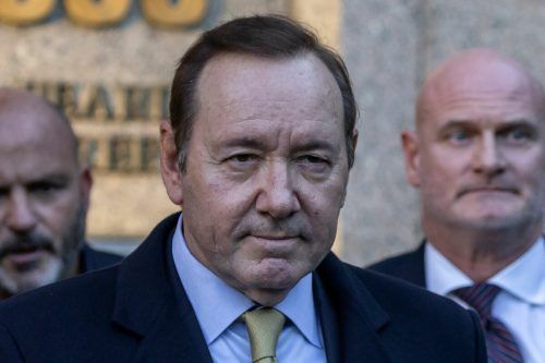 Ein Gericht hat Kevin Spacey vom Vorwurf der sexuellen Belästigung freigesprochen.