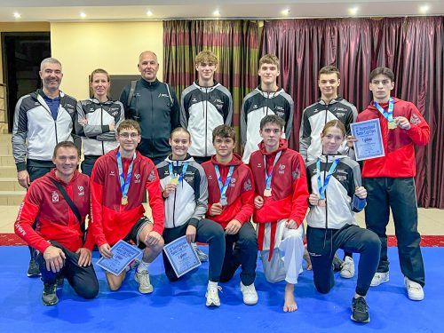 Ein Teil der Ländle-Equipe beim Euro-Grand-Prix in Pilsen. Karate Vorarlberg