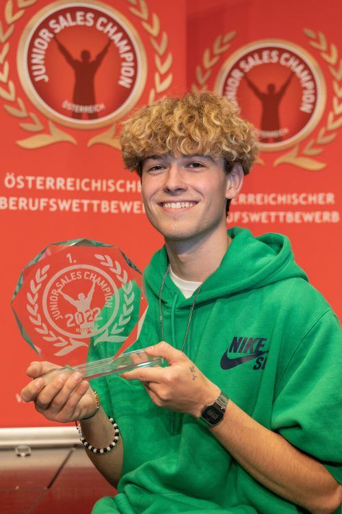 Emanuel Säly gewann den Bundeswettbewerb für Einzelhandelslehrlinge. FA/Berger