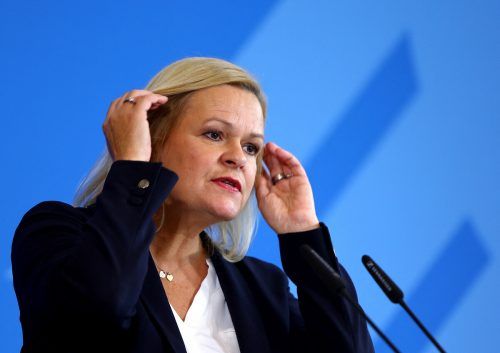 Es werde in enger Zusammenarbeit gehandelt, sagte Innenministerin Faeser.  reuters