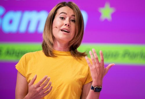 Die Vorarlberger EU-Mandatarin Claudia Gamon (Neos) verweist auf Rufe aus der Wissenschaft.  APA/Hochmuth