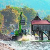 Bagger auf der Pipeline