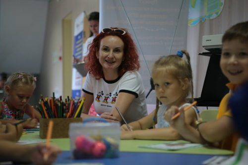 In Donezk im Osten der Ukraine können Kinder dank der Spendengelder betreut werden. caritas
