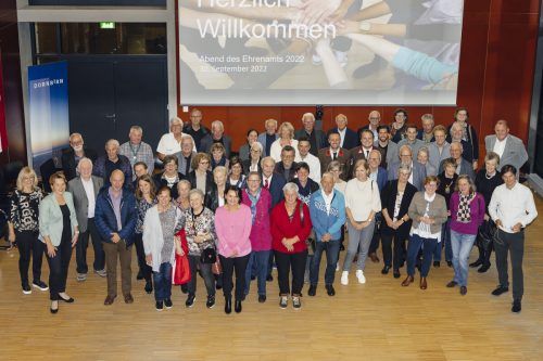 Gruppenfoto der rund 60 anwesenden engagierten Dornbirnerinnen und Dornbirner. Stadt