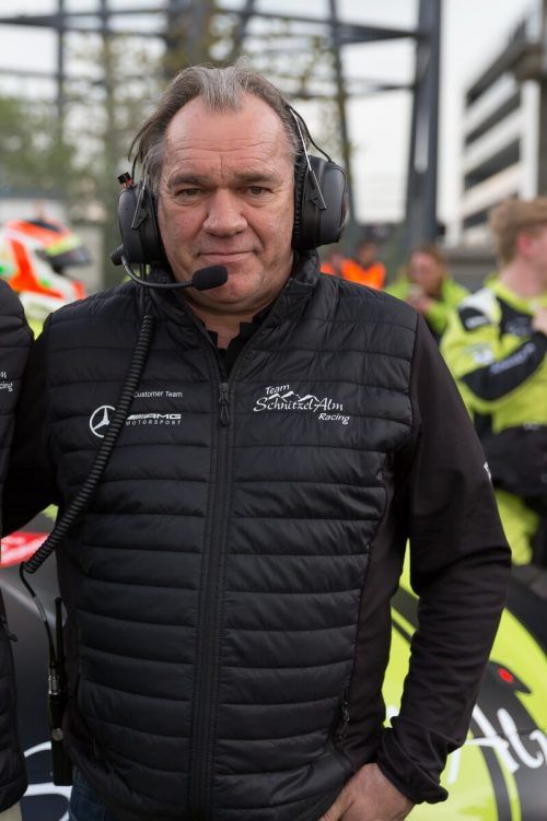 Günter Aberer mischt mit seinem Motorsportteam bei den Profis mit. HB