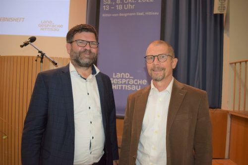 Im Gespräch: Bürgermeister Gerhard Beer und Moderator Bertram Meusburger.