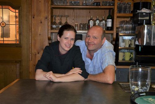 In der Nachmittagspause haben Isabell und Marco Nehring Zeit, ihre Geschichte zu erzählen. hrj (2)
