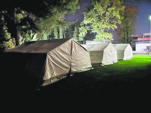 In Feldkirch wurden die Zelte am Freitagabend errichtet. VN/Rie