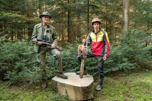 Josef Schmid (links) und Jonas Gmeiner: Jagd- und Waldwirtschaft gehören zusammen.