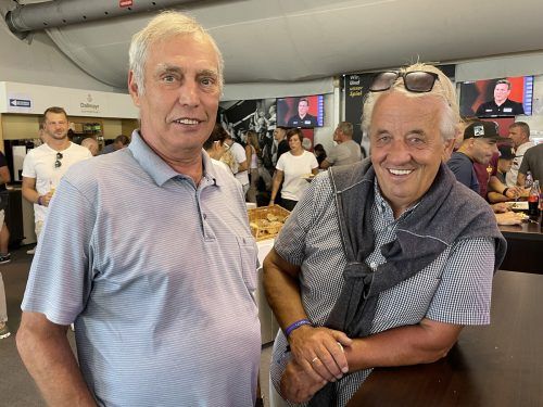 Jubilar Engelbert Breiner (l.) und Josef Lässer.