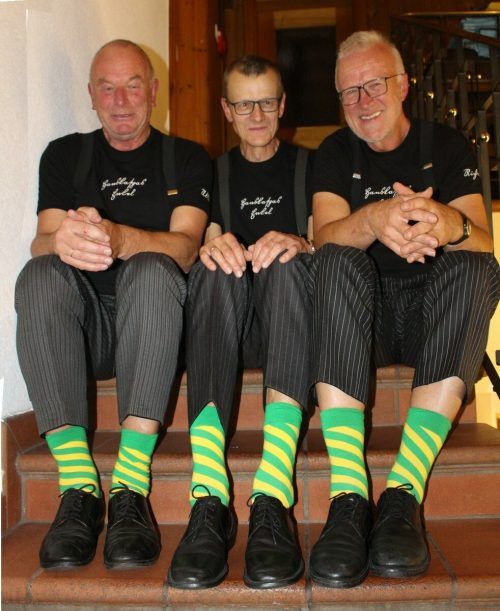 Nach zweieinhalb schwierigen Jahren machen sich Hanskaspas Enkel wieder auf die Socken und gastieren in der Mellauer Sonne.  STP/2