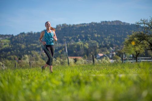 Osteoporose-Prävention ist keine Frage des Alters. Sie sollte schon früh beginnen. vn/paulitsch