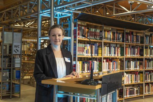 Professor Emma Slack ist Experten im Bereich Mukosale Immunologie. Sie erforscht unter anderem den menschlichen Darm.