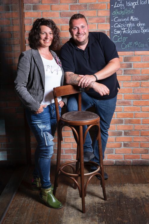 Regisseurin Sandra Aberer und Kabarettist Martin Weinzerl freuen sich auf die Premiere heute Abend. Carola Eugster