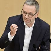 Politik in Kürze