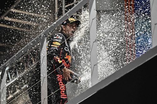 Sergio Perez feiert in Singapur seinen vierten Formel-1-Sieg. ap