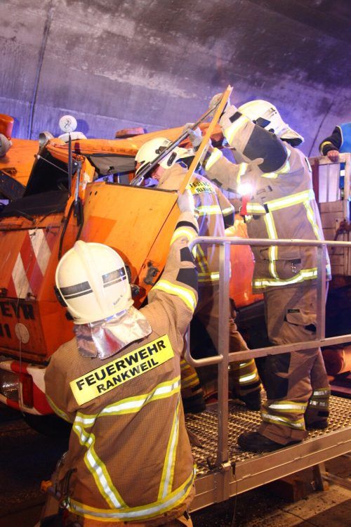 Tunnelübungen wie hier im Ambergtunnel sind gesetzlich vorgeschrieben.
