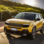 Autonews der Woche Kleiner Jeep mit Elektroantrieb / Pkw-Markt in Europa erholt sich langsam /Mercedes baut die EQ-Familie weiter aus