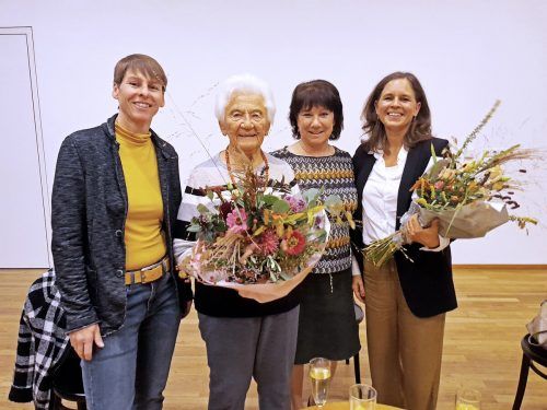 Vizebürgermeisterin Patricia Tschallener, Anny Drexel, Stadträtin Erika Kawasser und Simone Fürnschuss-Hofer (v.l.). Stadt