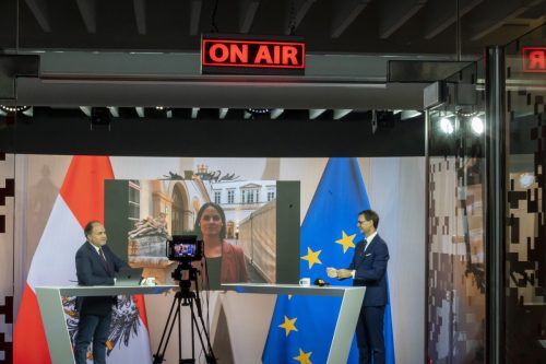 VN-Chefredakteur Gerold Riedmann, Innenpolitik-Chefin Julia Schilly und Landeshauptmann Markus Wallner.   VN/Paulitsch