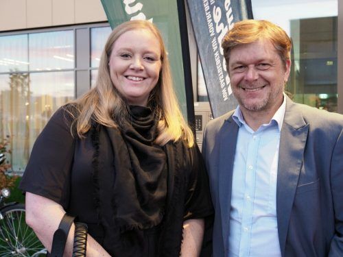 Wiebke Meyer (Alpenregion Bludenz) und Bürgermeister Klaus Bitschi (Brand).