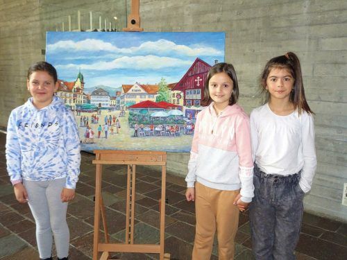 Alegra, Ajla und Ceylin gefiel das Bild vom Dornbirner Marktplatz besonders gut.  